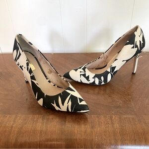 Louise et cie Womens Pumps 9 Canvas Black Cream White Tropical Print Pointed Toe